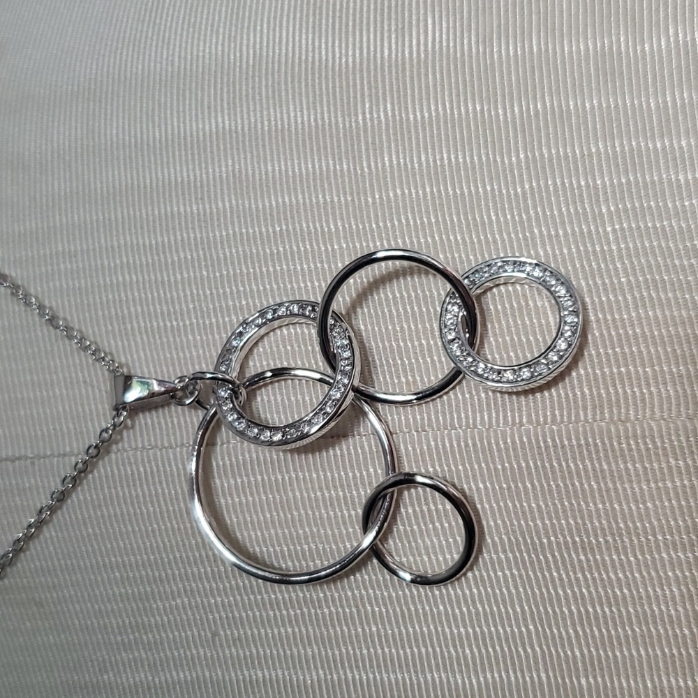 Infinity Rings Necklace - Adjustable Chain - Picture 5 of 9